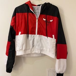 Beautiful Vintage Bulls Windbreaker Jacket